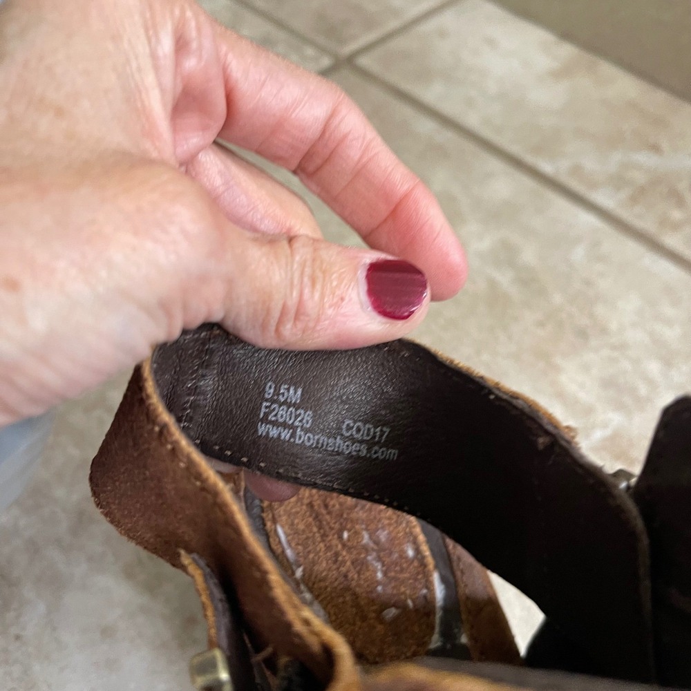 Born margrit euc Brown Suede Slingback Ankle Boots Buckle Block Heel Women 9.5 - Picture 10 of 10
